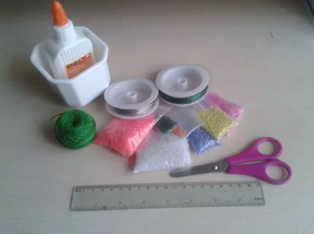 Инструменты, необходимые для вышивания бисером