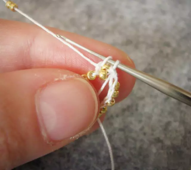 Плетение лариата с помощью крючка