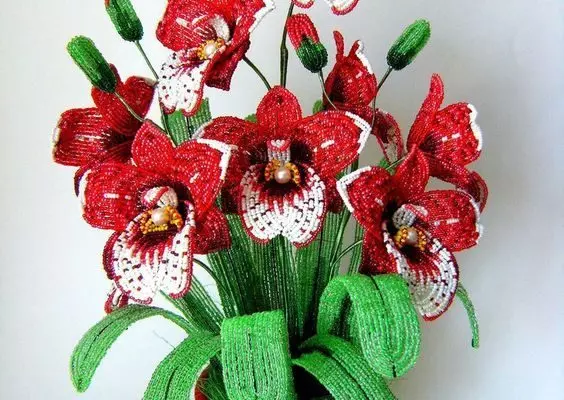 Разные техники плетения цветка орхидеи из бисера